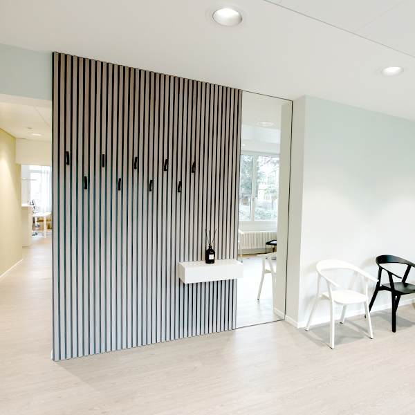 Warteraum Fachärztin FMH Angiologie und Innere Medizin Praxis am Römerhof